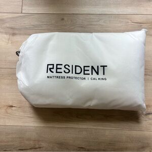 New Resident Mattress Protector - Cal King Size